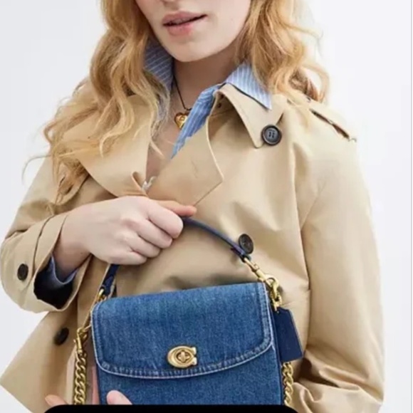 Authentic Coach Cassie 19 crossbody - Picture 2 of 3